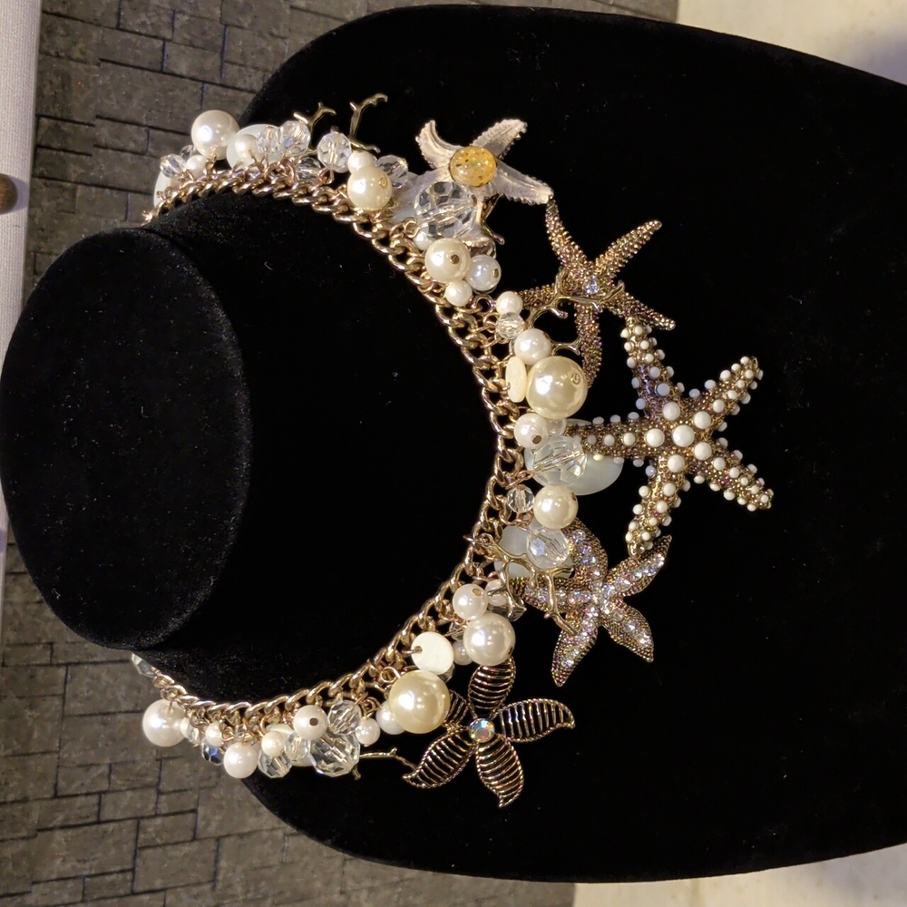 Gold tone Starfish Charm Necklace with Pearls